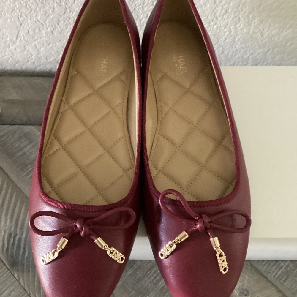 MICHAEL KORS Women's Nori Round Toe Slip-On Ballet Flats, size 6